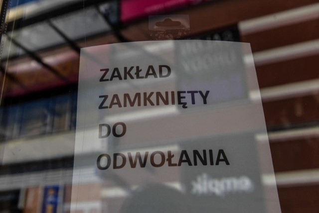 Prawie połowa tracących pracę to osoby z sektora handlu, gdzie skutki panującej epidemii koronawirusa są bardzo odczuwalne.