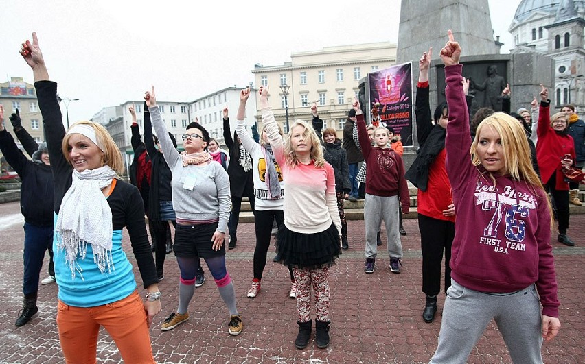 Akcja "Nazywam się Miliard" na placu Wolności w Łodzi