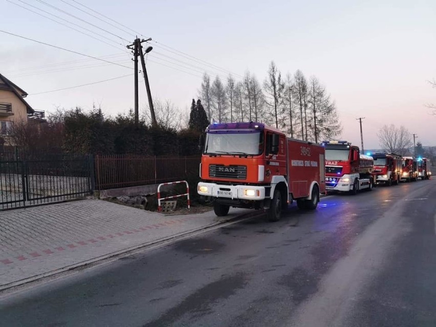 Tęgoborze. Zapaliły się sadze, a komin przepuszczał płomienie na ściany domu