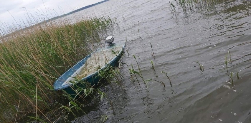 Poszukiwania dwóch zaginionych osób, które wypłynęły na jezioro  