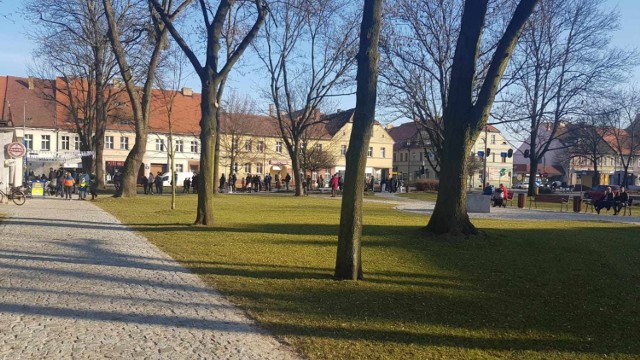 Na plantach międzyrzeczanie oczekiwali z cierpliwością na wymarzone lody.