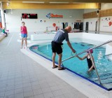 Kolejna edycja programu „Umiem pływać”. Bezpłatne lekcje dla 90 uczniów (ZDJĘCIA)