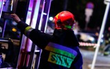 Pożar w Tychach. Hala magazynowa DHL w ogniu. Ewakuowano 17 osób. Na miejscu pracuje 12 zastępów straży pożarnej