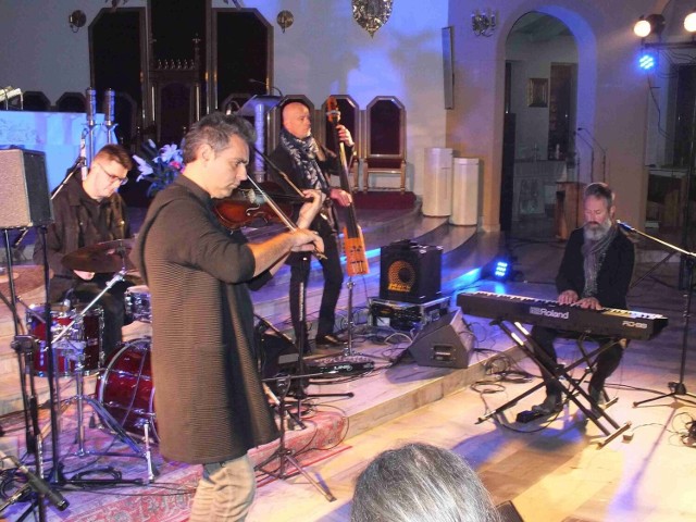 Kwartet jazzowy Luka Mazur gra „Impresje Świętokrzyskie” w starachowickim kościele