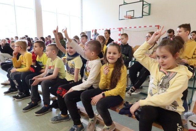 Dzień Jedności Kaszubów przygotowano w  atrakcyjny sposób dla uczniów szkoły w Kaliskach Kościerskich.