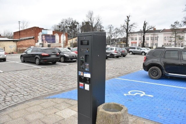 Jakie są wpływy z Płatnej Strefy Parkowania w Malborku? Magistrat podsumował pierwszy kwartał 2023 r.