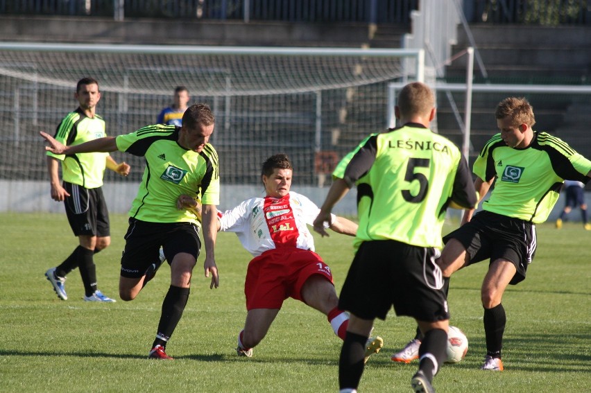 Szczakowianka Jaworzno - LZS Leśnica 2:0 [ZDJĘCIA]. Świetna gra jaworznian i &quot;samobój&quot; bramkarza