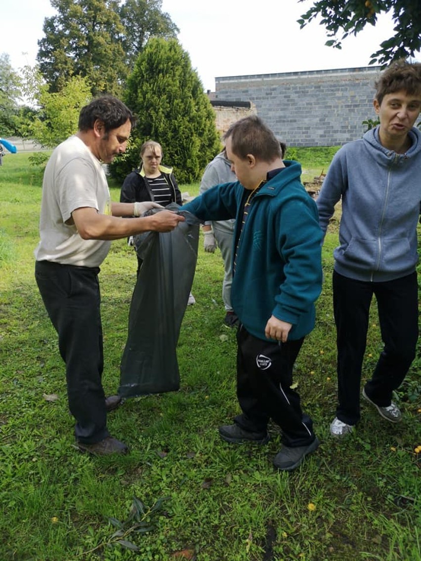 Brali udział w akcji sprzątania świata (FOTO)  