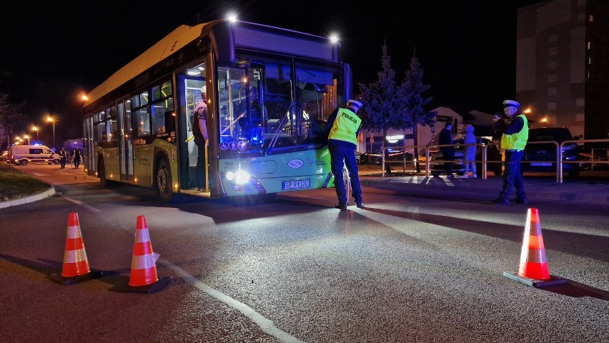 Autobus MZK potrącił pieszego na pasach przy ul. Słowackiego...