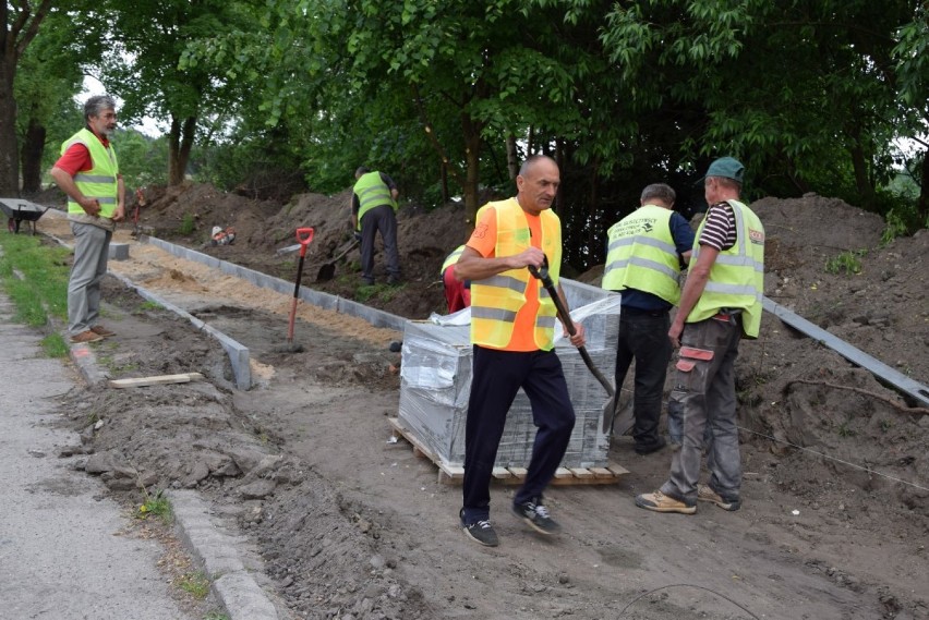 Człuchów. Już w październiku przejedziemy rowerem wzdłuż jezior. Jak przebiegają prace przy budowie ścieżek