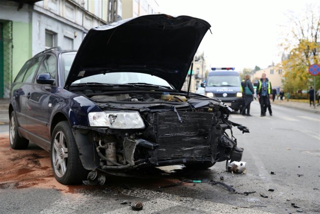 Wypadek na skrzyżowaniu Wojska Polskiego i Dąbrowskiego w Piotrkowie