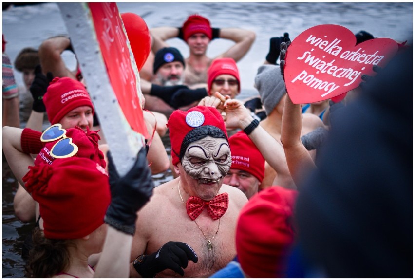 Częstochowa: WOŚP 2019. Morsowanie w Parku Lisiniec