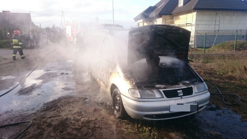 Pożar samochodu osobowego w Sztywangu (gm. Grudziądz).