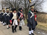 Żołnierze Legii Polsko-Włoskiej maszerowali przez Nysę. Rekonstruktorzy patrolowali fortyfikacje