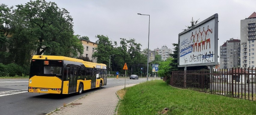 24.06.2021. Billboard akcji szczepień przeciw COVID-19 z...