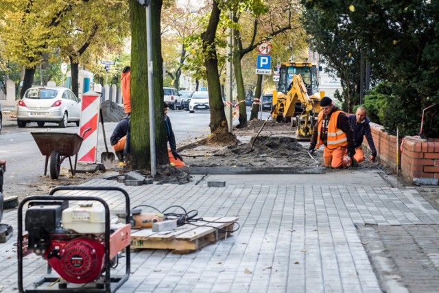 Najwięcej prac remontowych zrealizowanych zostało w pierwszej kolejności w centrum miasta. M.in. przy ul. Zamoyskiego (na zdjęciu) i 20 Stycznia.