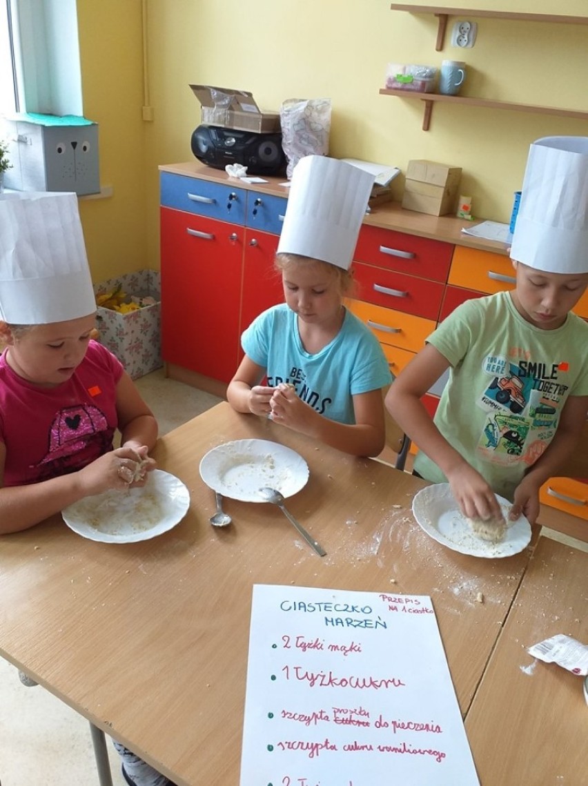 Jak połączyć gastronomię z matematyką? W Szkole Podstawowej w Lubieszewie wystartowały Kreatywne Piątki.