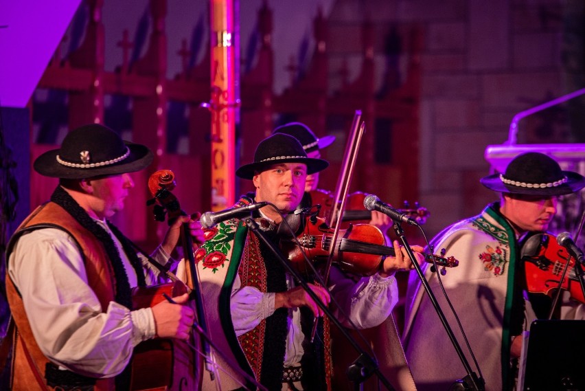 Zakopane. Góralskie kolędy w ramach XII Festiwalu Kolęd Pastorałek i Pieśni Bożonarodzeniowych