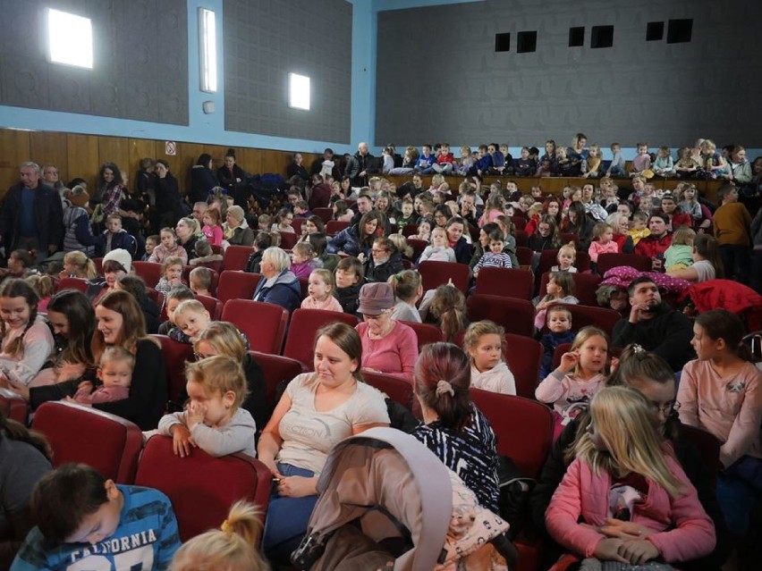 Rekordowa frekwencja na feryjnych spektaklach w Pajęcznie [FOTO]