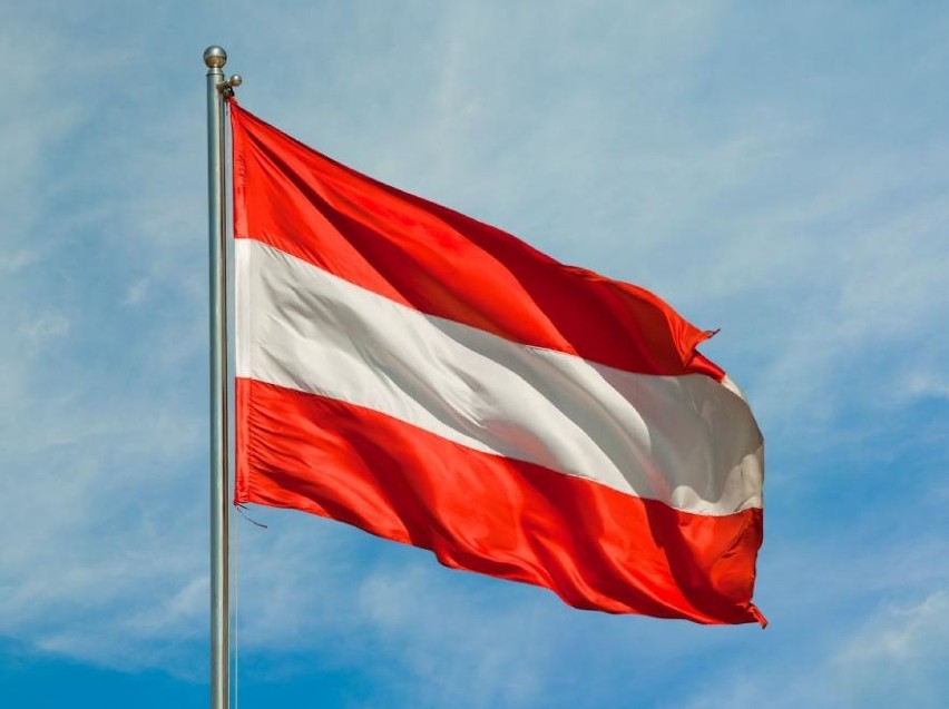 Austria: 9 734 zł netto
* Zarobki za granicą w 2015 roku...