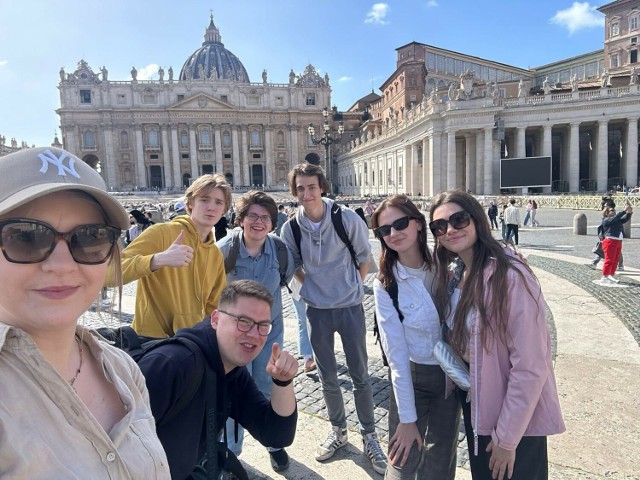 Zdjęcia z koncertów i zwiedzania Watykanu oraz Rzymu przez chórzystów z Alla camery zobaczcie w galerii>>>