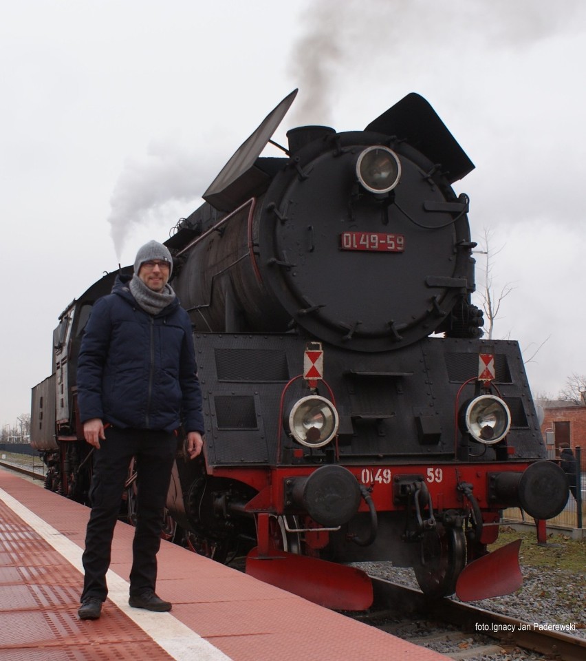 Sławomir Maciaszek z Gołańczy z aparatem poluje na… pociągi