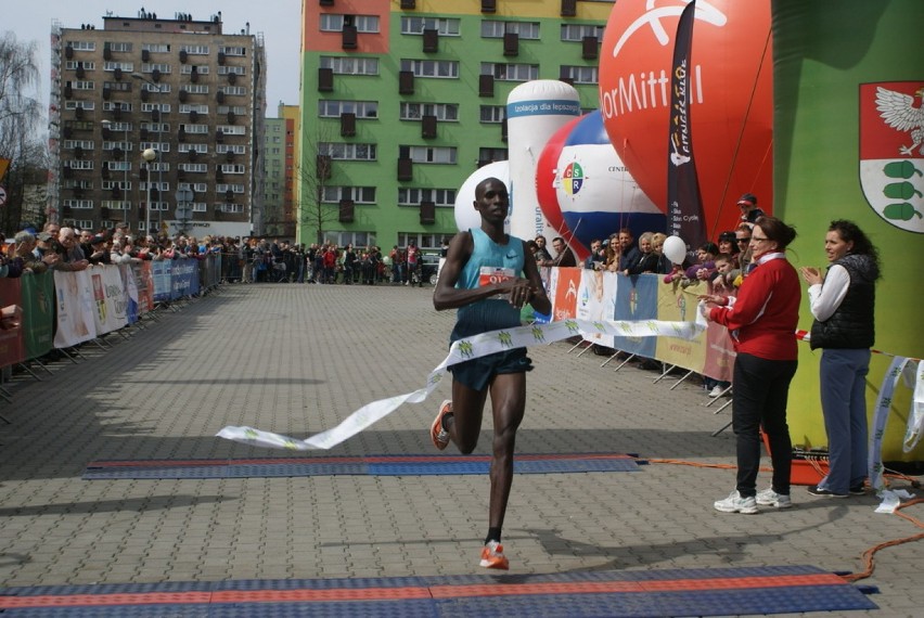 VIII Półmaraton Dąbrowski cieszy się ogromną popularnością...