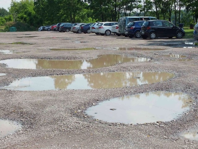Tak latem ubiegłego roku wyglądał parking przy kąpielisku Piachy, po deszczu.