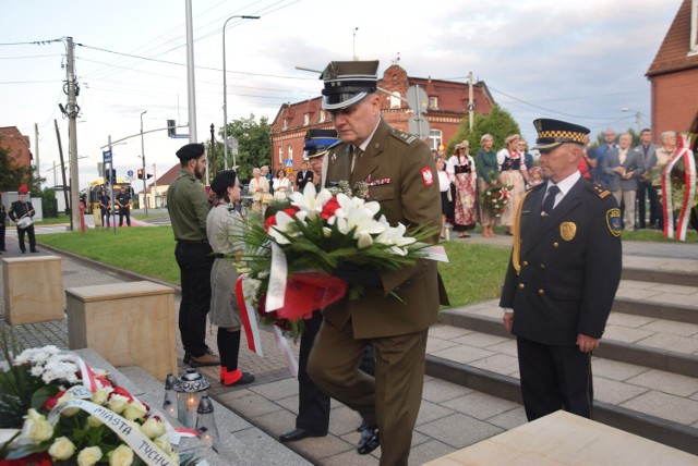 Uroczystości pod pomnikiem w Czułowie