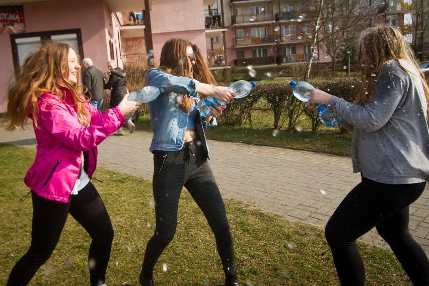 Śmigus-dyngus

Zobacz koniecznie: [MEMY] Lany Poniedziałek....