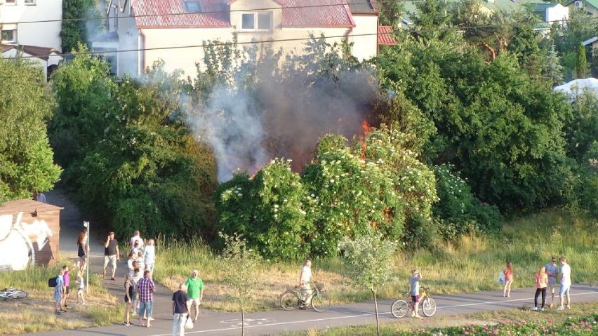 Pożar barakowozu przy Armii Krajowej w Kaliszu