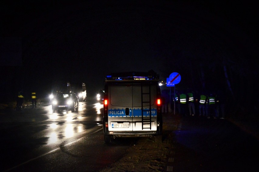 Kibice GKS Bełchatów zablokowali drogę do kopalni i elektrowni [ZDJĘCIA]