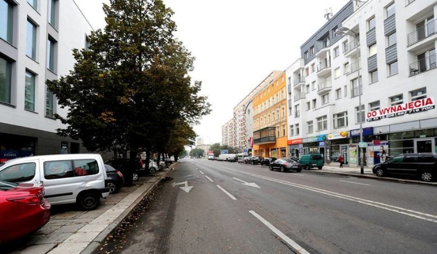 Kilkanaście aut w centrum Szczecina uszkodzonych przez nieznanego sprawcę 