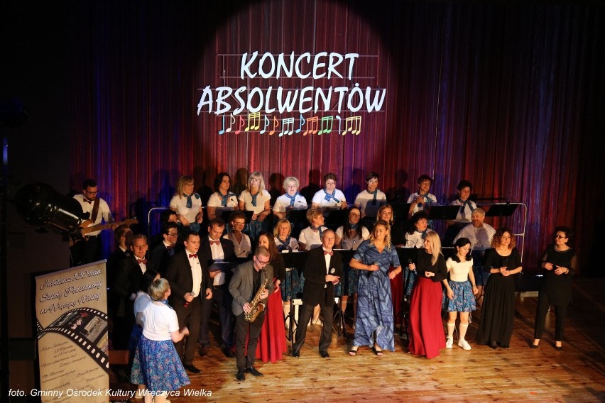 Koncert absolwentów z okazji 130-lecia szkoły podstawowej we Wręczycy Wielkiej