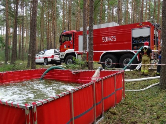 Ćwiczenia strażaków w Mokrzcu