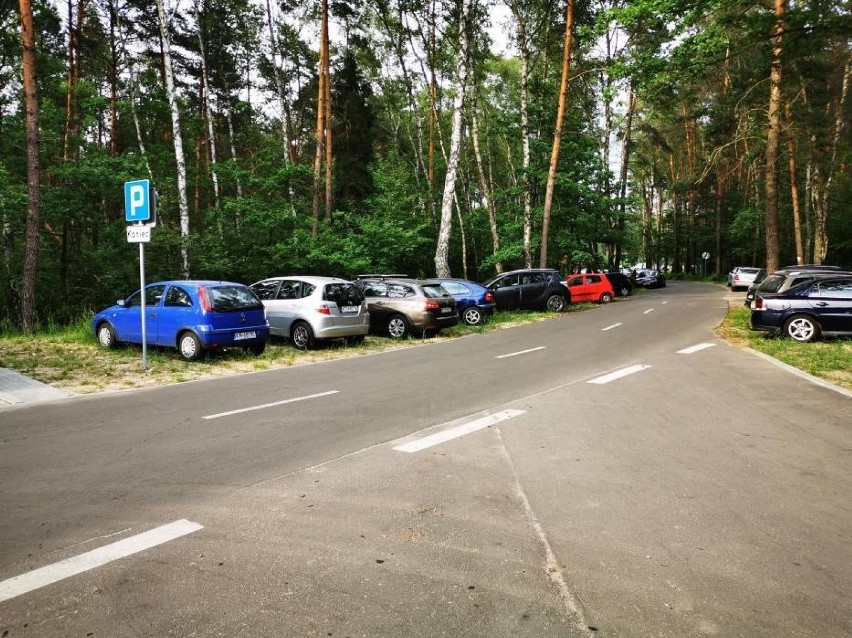 Brakuje parkingów przy kąpieliskach Balaton i Chechło