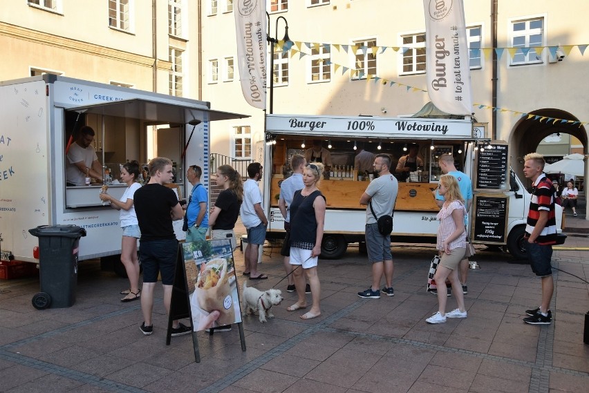 Food trucki na opolskim Rynku