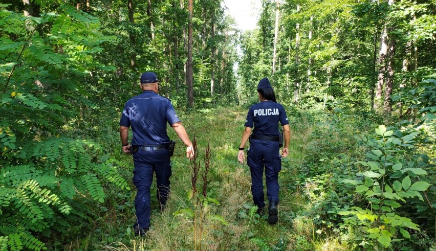 Rawa Mazowiecka. Szczęśliwy finał poszukiwań dwóch chłopców, którzy jeździli ukradzionym samochodem