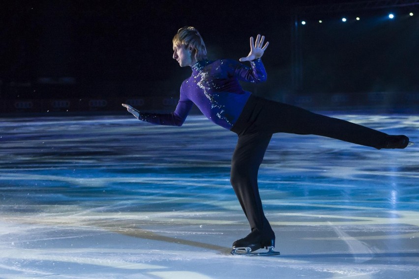 Kings on Ice. Popis łyżwiarskich umiejętności na Stadionie...