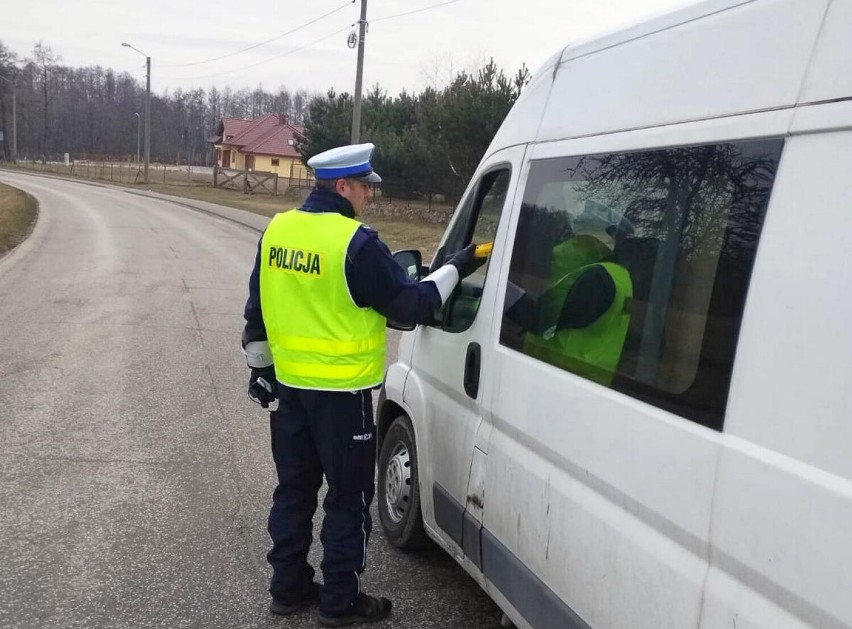 Radziejowscy policjanci ogniwa ruchu drogowego i prewencji,...