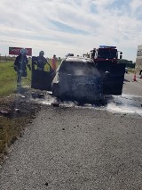 Pożar samochodu na A 1. Samochodem podróżował tylko kierowca [zdjęcia]