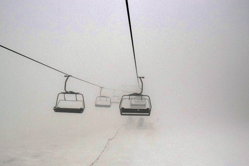 W Bieszczadach i Beskidzie Niskim działają wszystkie stacje narciarskie. Zdjęcia ze stoku Gromadzyń w Ustrzykach Dolnych