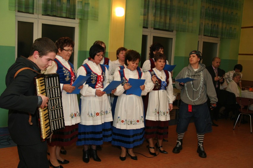 Piersze występy na biesiadzie kobiet w Kielnie 2010r.