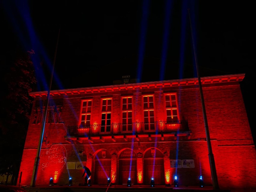 Czerwony alarm w Żuławskim Ośrodku Kultury. Tak solidaryzuje się światowa branża eventowa.