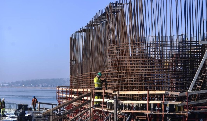 Budowa mostu w Sobieszewie nabiera rozpędu? Gdynia przygotowuje przęsła od Vistalu [zdjęcia]