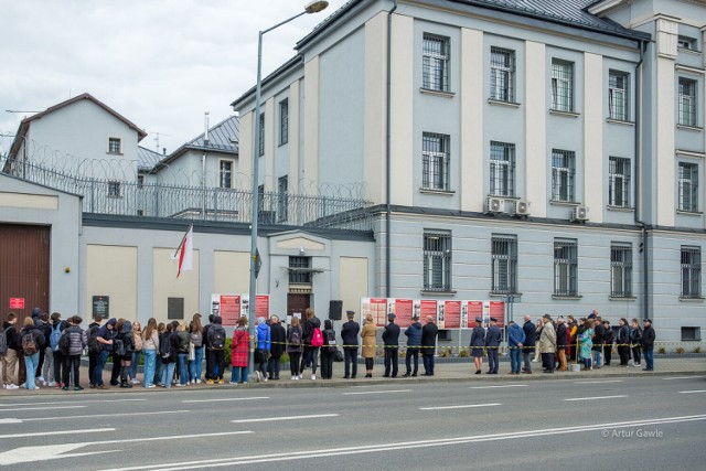 Pod murami Zakładu Karnego w Tarnowie upamiętniono 81. rocznicę pierwszego transportu Polek do KL Auschwitz