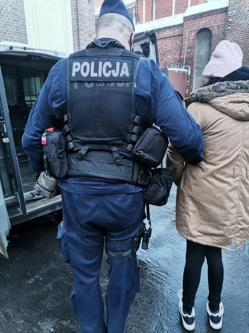 NAWET PERUKA NIE POMOGŁA W OSZUKANIU POLICJANTÓW...