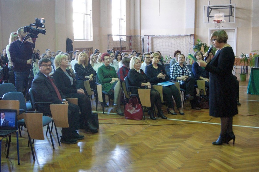 W wieluńskim "Katoliku" rozstrzygnięto XII konkurs wiedzy o AIDS [FOTO]