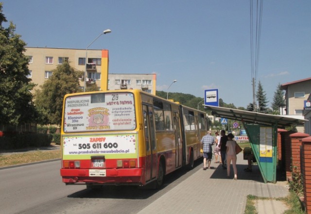 Choć w tym roku do Zarządu Transportu Miejskiego w Kielcach wpłynęły dwie petycje odnośnie zmian częstotliwości kursów autobusów na Podkarczówce, to okazuje się, że ich liczba jest optymalna.