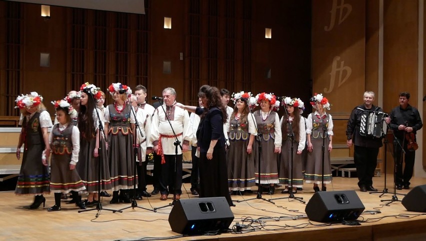 Jemioła zadebiutowała na scenie Opery i pieśnią "Kupalinka" podbiła serca (zdjęcia)  